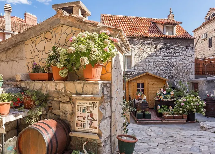 Bepo Collection Apartment Split